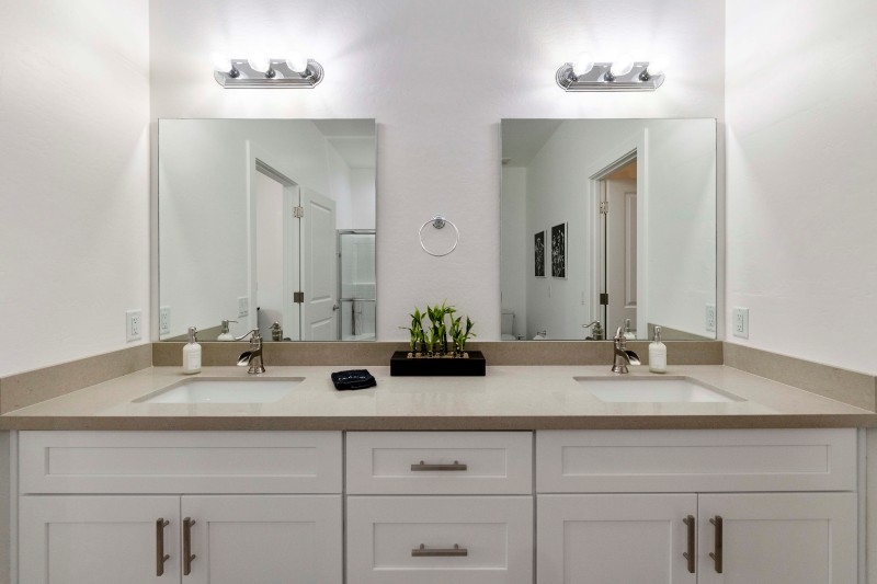 Primary bath dual vanity